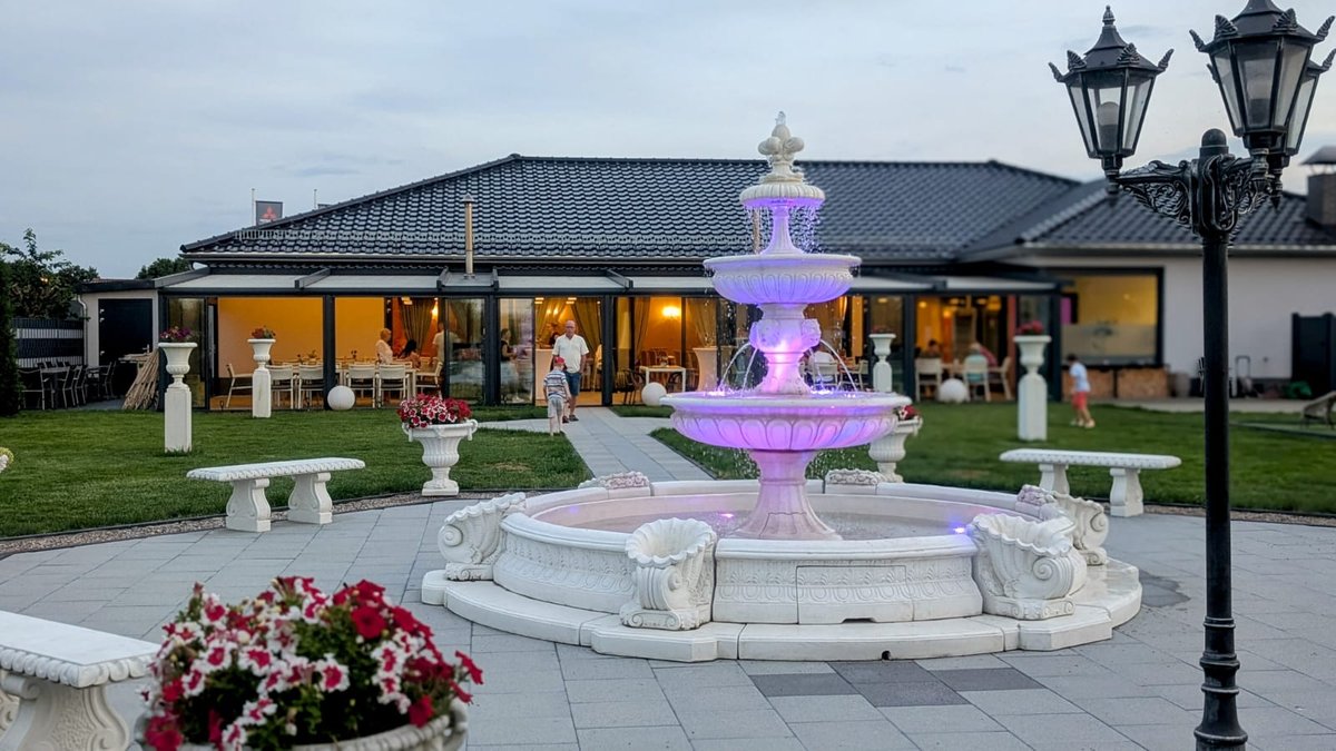 Aussenterrasse Villa Restaurant Soemmerda Sommerstimmung
